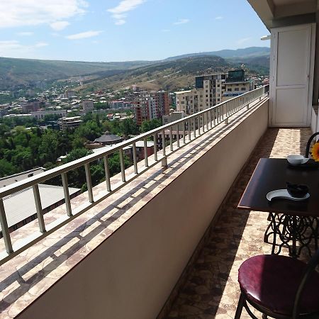 Spacious 2 Bedroom Apartment Tbilisi Exterior photo