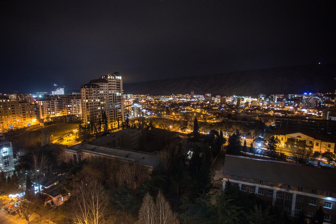 Spacious 2 Bedroom Apartment Tbilisi Exterior photo