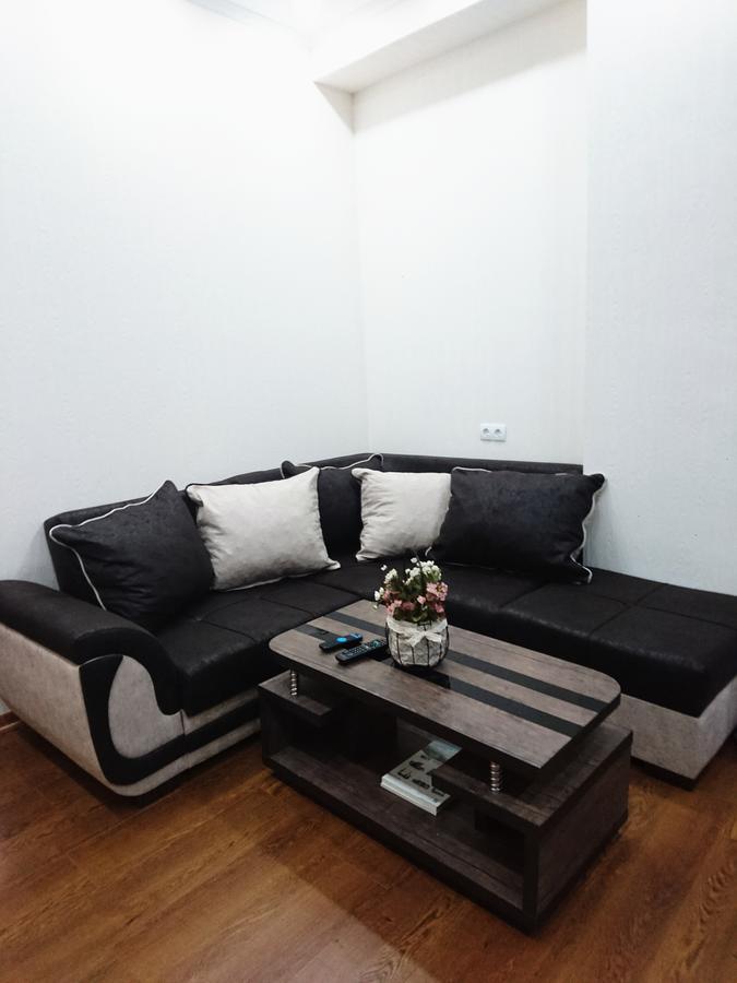 Spacious 2 Bedroom Apartment Tbilisi Exterior photo