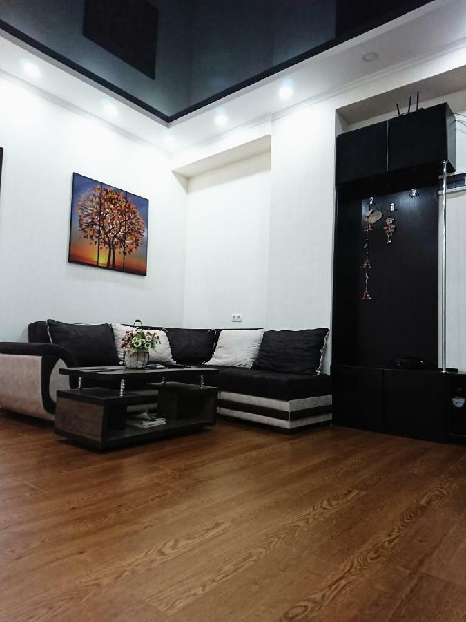 Spacious 2 Bedroom Apartment Tbilisi Exterior photo