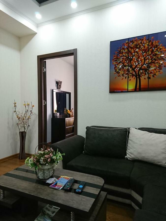 Spacious 2 Bedroom Apartment Tbilisi Exterior photo